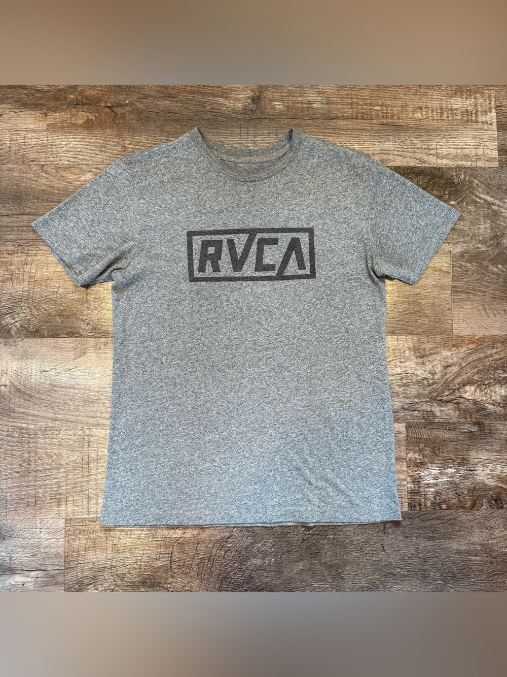 RVCA Gray Men’s Logo T-shirt Standard Fit Tee Small